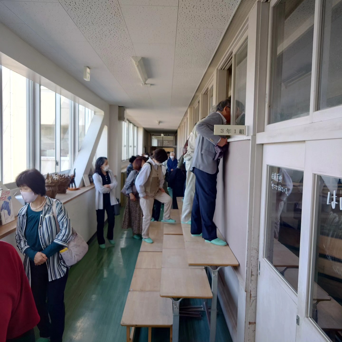 施設見学の様子